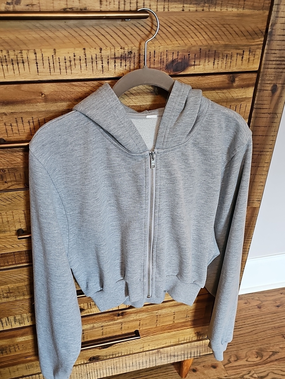 ALO Yoga Light Gray Hooded Zip Crop Jacket